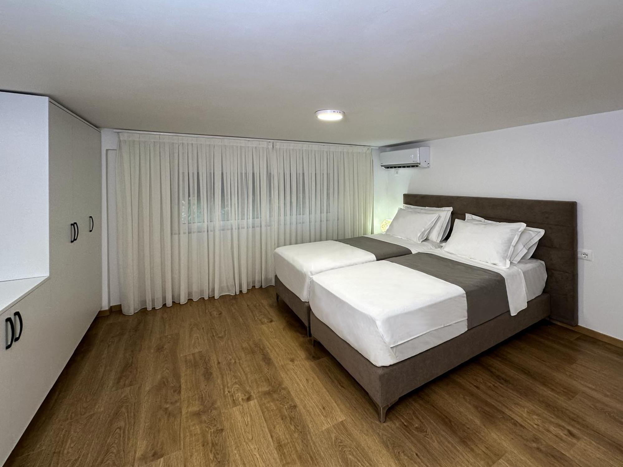 Home Select Tirana 2 Rom bilde